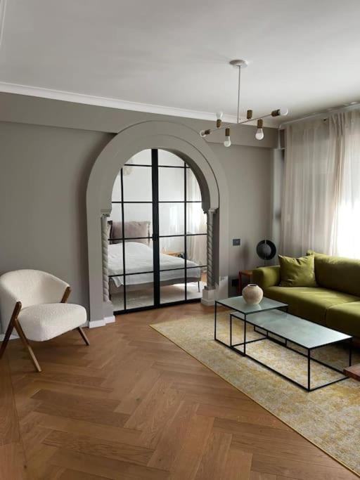 Stunning 1Bd Flat With 50M2 Terrace In The City Center Букурещ Екстериор снимка