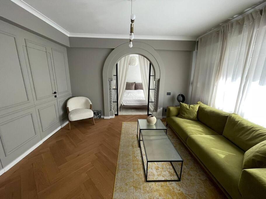 Stunning 1Bd Flat With 50M2 Terrace In The City Center Букурещ Екстериор снимка